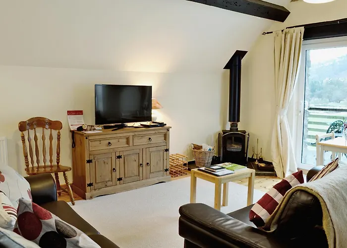 The Coach House - Hw7782
